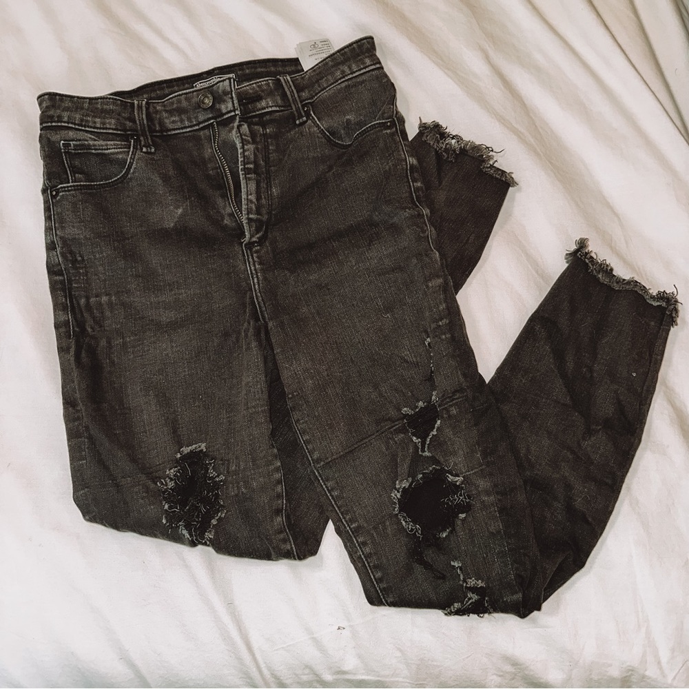 Black ripped skinny jeans